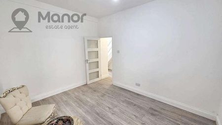Chesterford Road, Manor, E12 - Photo 2