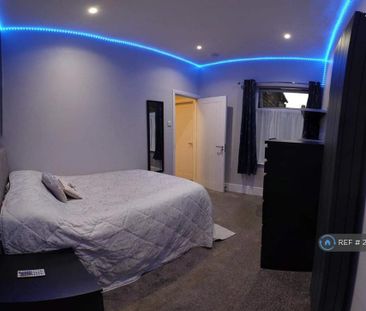 4 bedroom terraced house to rent - Photo 6