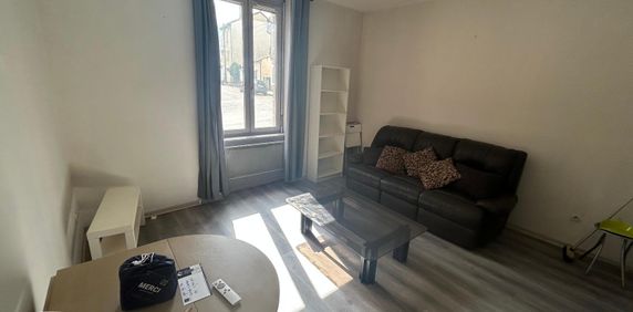 Location Appartement 1 pièce 36m² ST ETIENNE 42100 - Photo 2