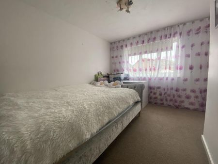 2 bedroom end of terrace house to rent - Photo 3