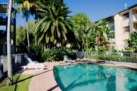 3 Bedroom Apartment - Photo 5