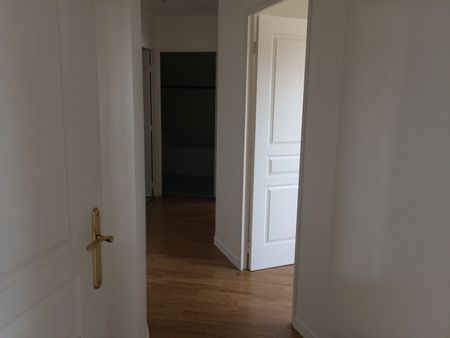Location Appartement 3 pièces 64m² - Photo 4