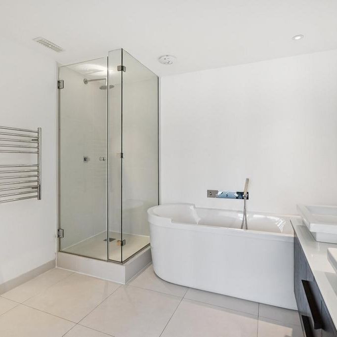 5 bedroom flat to rent - Photo 1