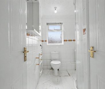 2 bedroom semi-detached house to rent - Photo 5