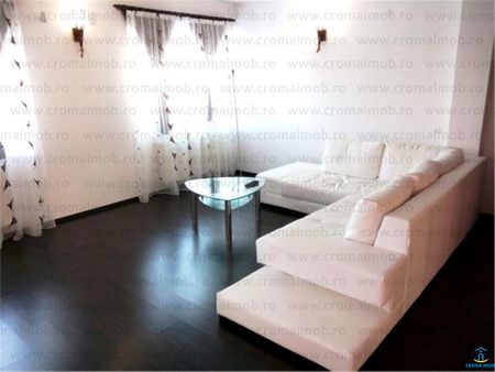 Inchiriere vila de lux 4 camere Exterior Est - Fotografie 4