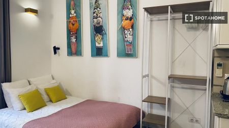 madrid, Community of Madrid 28014 - Photo 5