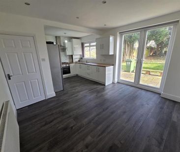 3 bedroom house to rent - Photo 2