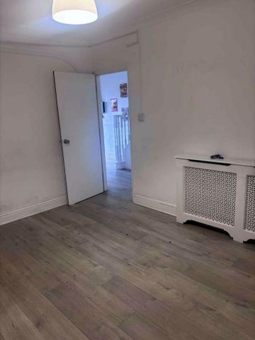 5 bedroom semi-detached house to rent - Photo 5