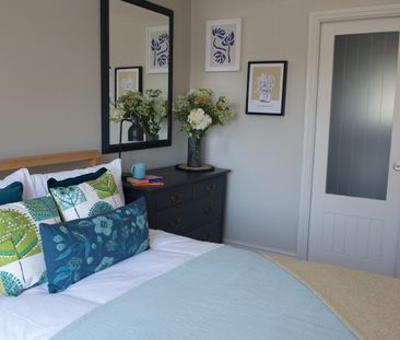 Stanwell Road - Photo 3