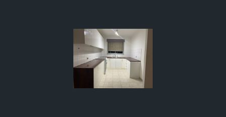 Newly renovated, open plan living - Photo 4