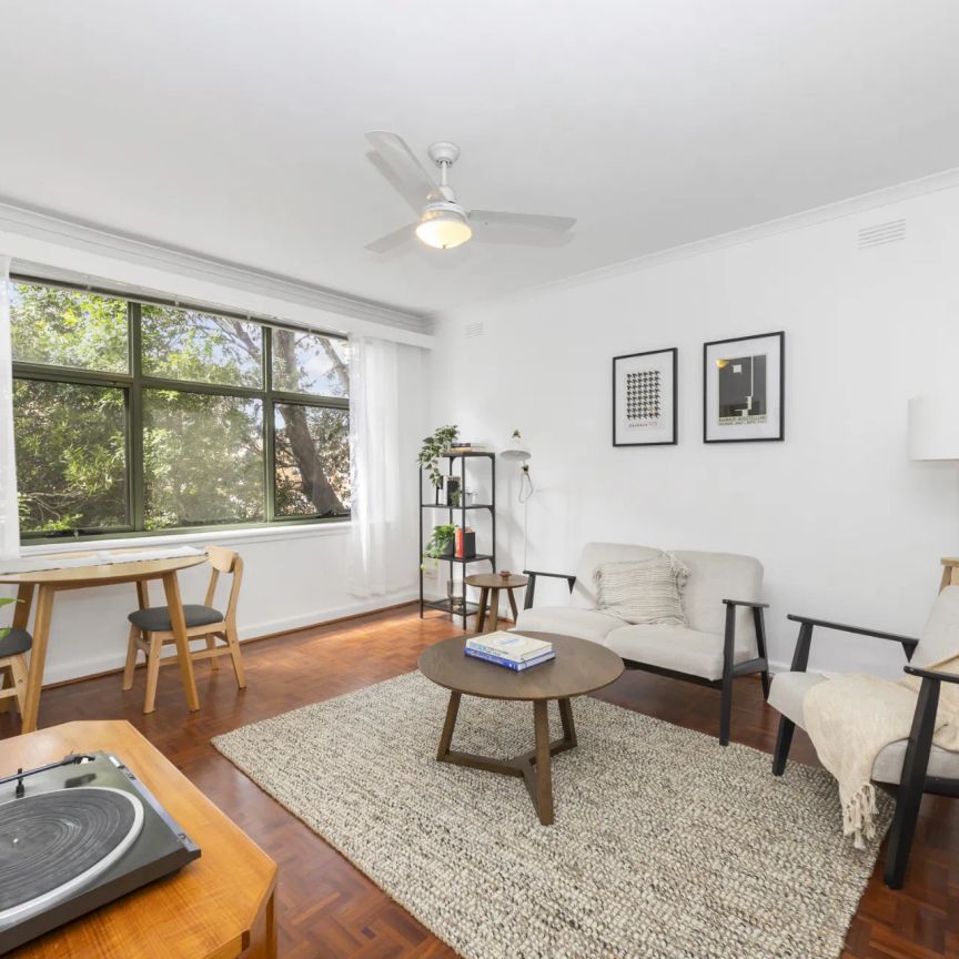 Lifestyle and Location in Perfect Sync! - Photo 1