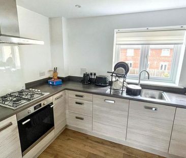 2 bedroom coach house to rent - Photo 3