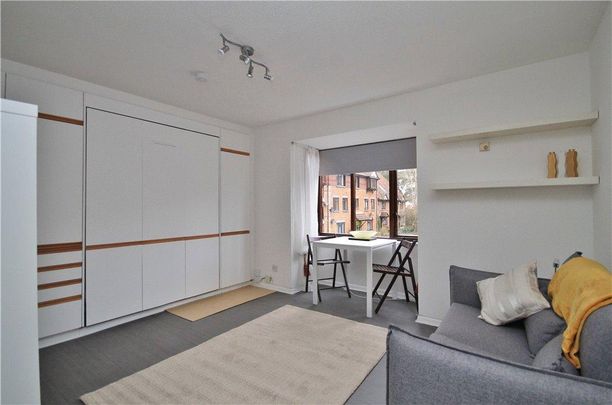 Studio to rent - Photo 1