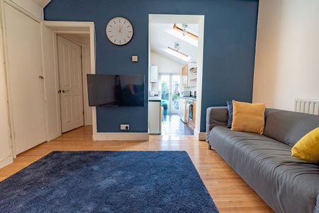 6 Bed Terraced House, Avenue Road, SO14 - Photo 2