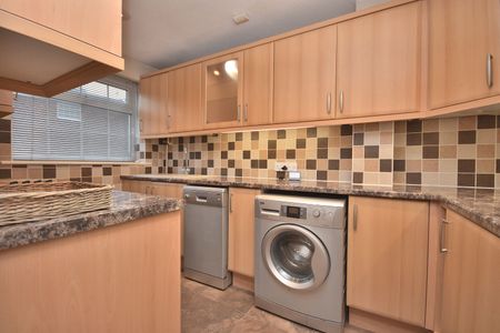 3 bedroom mid terraced house to rent, - Photo 3