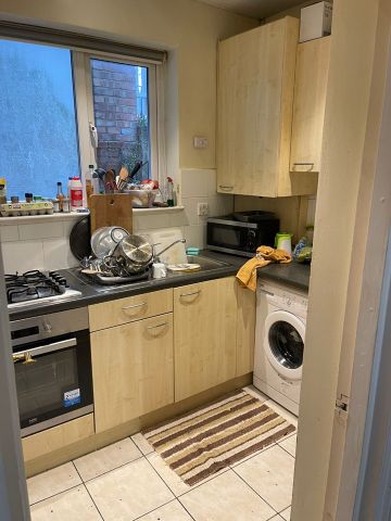 Studio Flat, Cumberland Park, W3 - Photo 3