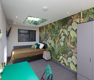 4 bedroom terraced house to rent - Photo 2