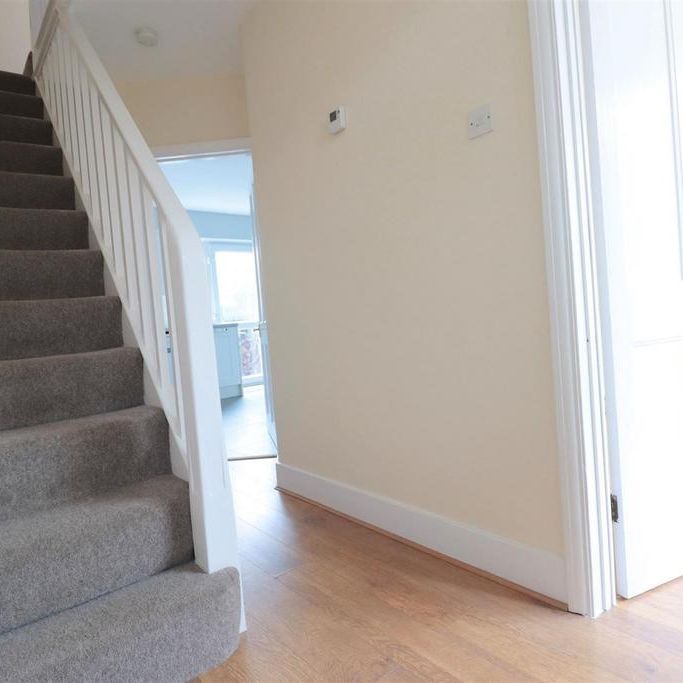 3 bedroom property to rent - Photo 1