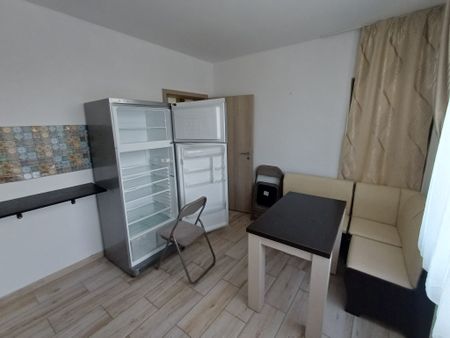 Casă 4 camere, 2 Locuri de parcareZona Valea Adanca 830 euro - Fotografie 4