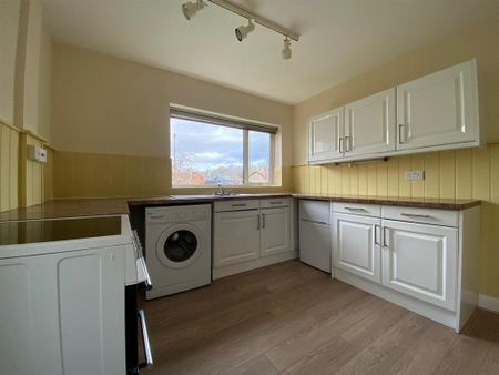 3 bedroom detached bungalow to rent - Photo 4