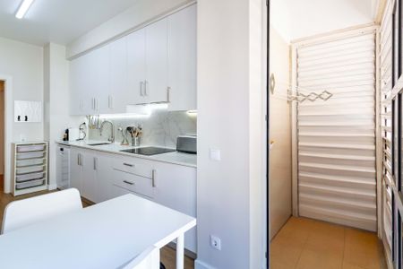 1 Bedroom Furnished Apartment with Parking – Lisbon - Photo 4