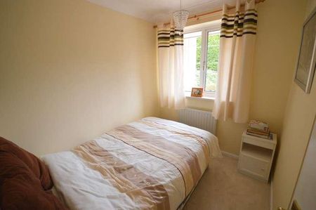 Homewood Close, New Milton, Hampshire, BH25 - Photo 2