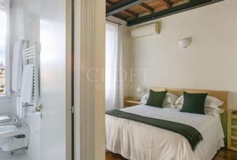 Spanish Steps .Charming two-room apartment with balcony and views over the rooftops of Rome . In residence with dayluy cleaning , A/C wifi , consierge. Rif #1948