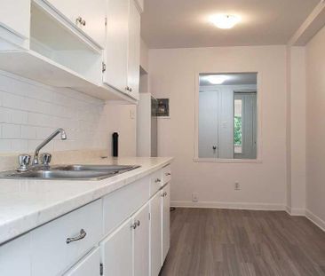 3 1/2 Renove Chauffage Eau Chaude Invlus Entrée Laveuse Secheuse - Photo 1