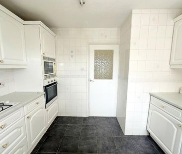 Buckhurst Road, Bexhill-on-Sea, East Sussex - Photo 1