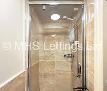 8 Bedroom Mid Terraced House for rent in Regent Park Terrace - Photo 5