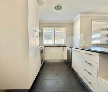 Spacious 4-Bedroom Family Home - Photo 4