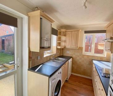 2 bedroom semi-detached house to rent - Photo 6