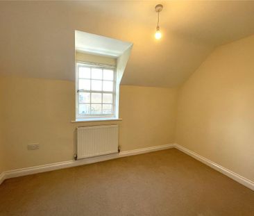 2 bedroom end of terrace house to rent - Photo 3