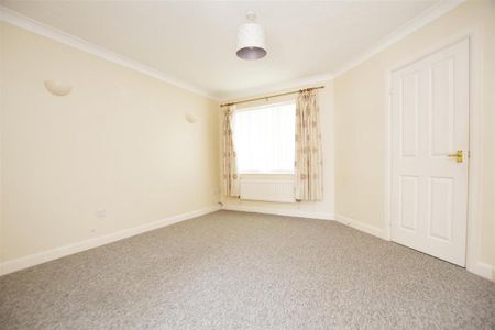 3 bedroom detached house to rent - Photo 4