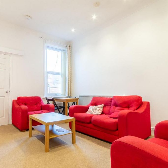 3 bedroom apartment to rent - Photo 1