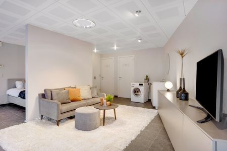 Gemeubelde gelijkvloerse studio in het centrum van Kasterlee-Lichtaart! - Photo 2