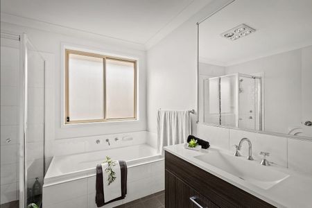 52 Drift Street, The Ponds NSW 2769 - House For Rent | Domain - Photo 2