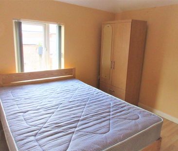 Great 4 Bedroom Apartment, 66c Rugby Avenue, Queens University Quar... - Photo 5