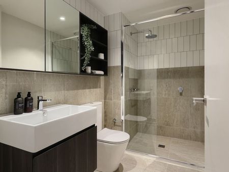 Unfurnished 2 bedroom Palladium Apartment with car park - Photo 5