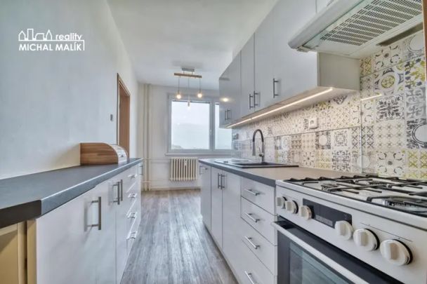 Pronájem prostorného bytu 2+1 s lodžií, 60 m - Photo 1