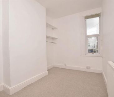 4 bedroom terraced house to rent - Photo 6