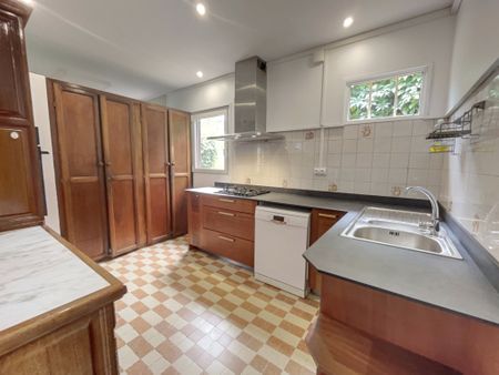 Location Maison 5 pièces 130m² ST PIERRE 97410 - Photo 3