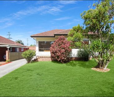 4 Orana Avenue, Kirrawee NSW 2232 - Photo 2