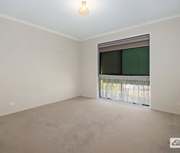 Neat & Tidy Three Bedroom Home - Photo 3