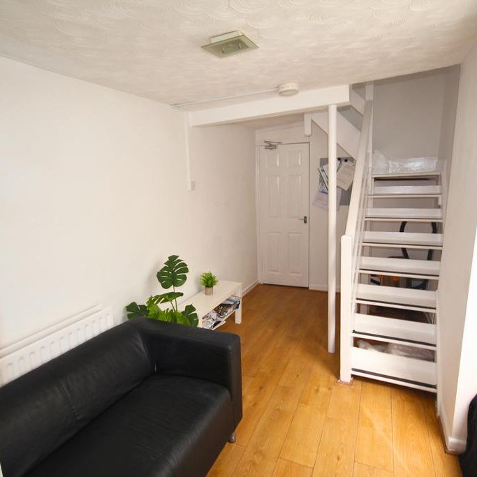 5 bedroom detached house to rent - Photo 1