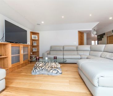 5 bedroom detached to rent Berry Hill Road, GL7 - Photo 2