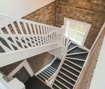 The Old Conservative Club, Irwell Terrace, Bacup - Photo 4