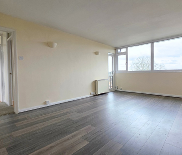 2 bed flat to rent in Burford Court, Rances Lane, Wokingham, Berksh... - Photo 1