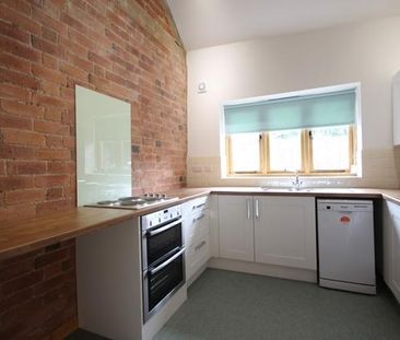 2 bedroom barn conversion to rent - Photo 6