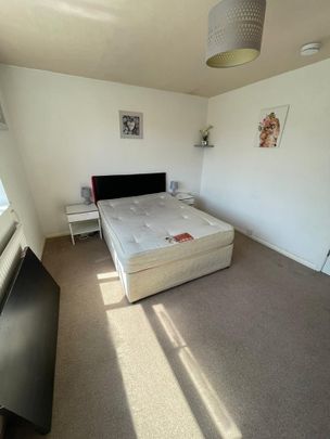 Room in a Shared House, Montrose Road, HA3 - Photo 1